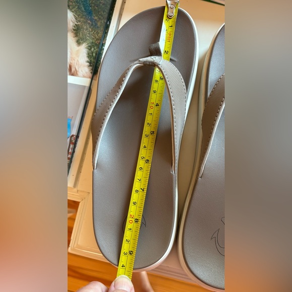 OluKai Women's Nu'a Pi'o - Taupe - Picture 6 of 6